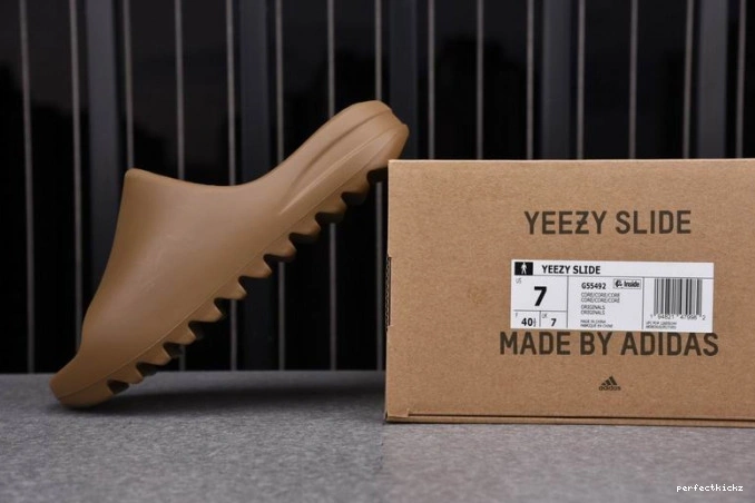 Yeezy Slide Core Adidas G55492 0817